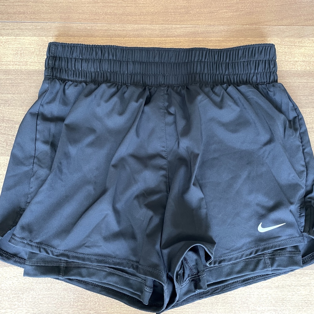 Nike One Women's Dri-FIT High-Waisted 3" 2-in-1 Shorts, size small, black